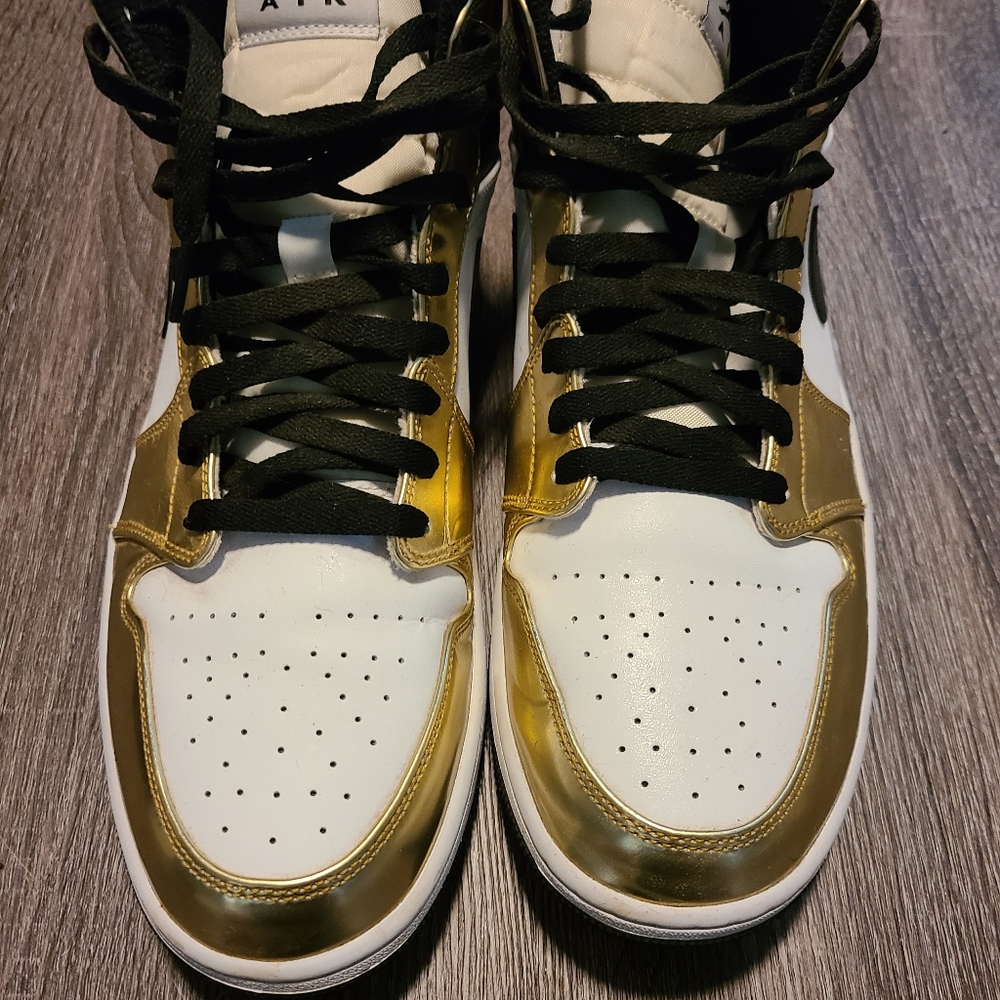 Jordan 1 Mid